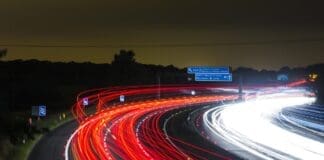 Η ασφάλεια και η βιωσιμότητα δύο από τις κορυφαίες προτεραιότητες των οδηγών ηλικίας 16-25 ετών