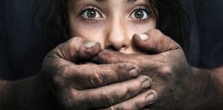 Πώς να αποτρέψετε έναν βιασμό (βίντεο)