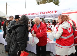 Ο Ε.Ε.Σ. σε συνεργασία με την Λέσχη Αρχιμαγείρων Αττικής Ακρόπολις προσέφερε εορταστικά γεύματα σε 250 άστεγους συμπολίτες μας