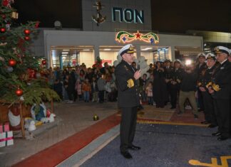 Φωταγώγηση Χριστουγεννιάτικου Δέντρου στον Προμηθευτικό Οργανισμό Ναυτικού