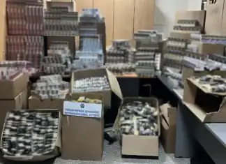 3 άτομα διακινούσαν λαθραία καπνικά προϊόντα στα Νότια Προάστια της Αττικής (βίντεο)