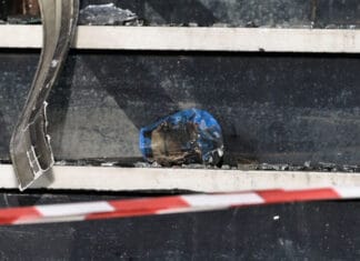 Έκρηξη αυτοσχέδιου εμπρηστικού μηχανισμού σε πολυκατοικία στον Χολαργό