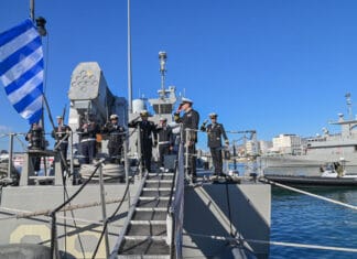 Συμμετοχή του Πολεμικού Ναυτικού στην Τελετή Αγιασμού των Υδάτων στον Πειραιά (βίντεο)