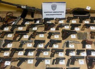 Σύλληψη αλλοδαπού για κατοχή και λαθρεμπορία 61 όπλων και 2.916 φυσιγγίων – Συμμετοχή σε εγκληματική οργάνωση