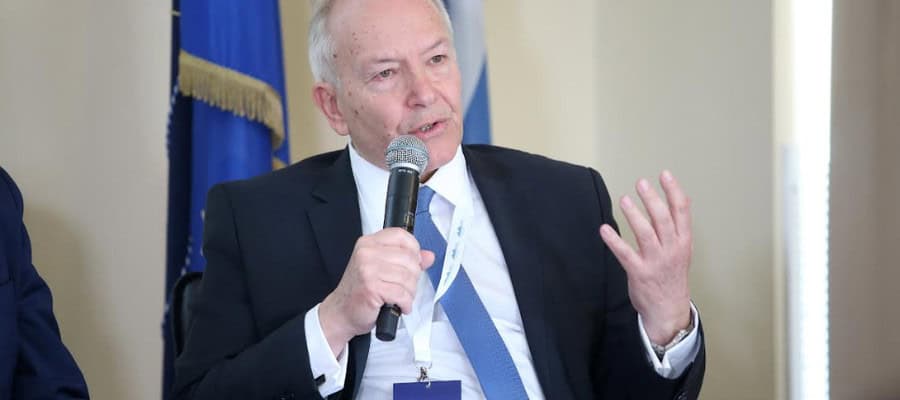 e16d0ba.fill-900x400