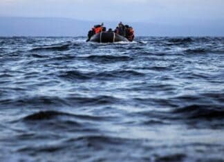 Εντοπισμός 40 αλλοδαπών και σύλληψη του διακινητή τους στους Καλούς Λιμένες