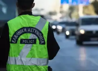 Νέος ΚΟΚ: Τσουχτερά πρόστιμα και πολυετής αφαίρεση άδειας με παραβίαση του STOP