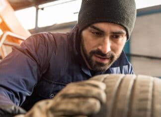 Φθαρμένα ελαστικά: Ποιοι κίνδυνοι καιροφυλακτούν;
