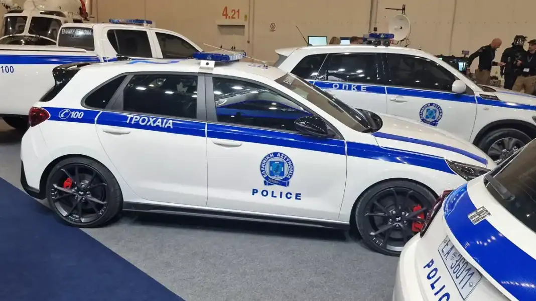250508221353_Hyundai-i30N_police_saribal_DEFEA_2025