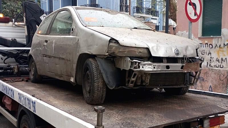 Apomakrunthikan-381-egkataleleimmena