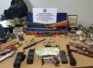 Συνελήφθησαν δύο αλλοδαποί που είχαν διαρρήξει σπίτι στην περιοχή της Γλυφάδας με λεία 242.000 ευρώ