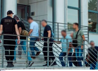 Ιωάννινα: Προφυλακίστηκαν οι 13 από τους 14 συλληφθέντες τελωνειακούς του μεθοριακού σταθμού Μαυροματίου