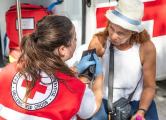 Ο Ελληνικός Ερυθρός Σταυρός δίνει οδηγίες για την αντιμετώπιση της θερμοπληξίας
