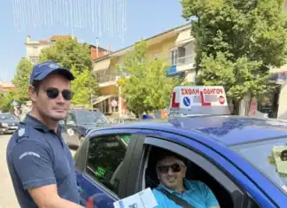 Γρεβενά: Διανομή φυλλαδίων για τη χρήση προστατευτικού κράνους σε σχολές οδηγών, και σε καταστήματα που απασχολούν διανομείς