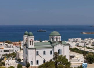 Το Πολεμικό Ναυτικό στον εορτασμό του Ιερού Ναού Κοιμήσεως Θεοτόκου Φανερωμένης στη Νάουσα ν. Πάρου