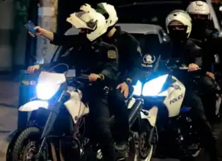 Συνελήφθησαν επ’ αυτοφώρω 2 άτομα για διάρρηξη σε σπίτι στην περιοχή του Βύρωνα