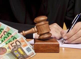 Πότε κινδυνεύει με κατάσχεση η σύνταξη που κατατίθεται σε κοινό λογαριασμό