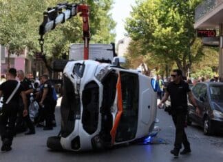 Έχασε την ζωή του 54χρονος ασθενής μετά από ανατροπή ιδιωτικού ασθενοφόρου, στο Γουδί