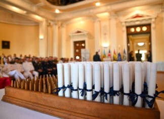 Αποφοίτηση τριών Αξιωματικών του Πυροσβεστικού Σώματος από την 15η Εκπαιδευτική Σειρά Φοίτησης Εξ Αποστάσεως της Σχολής Εθνικής Άμυνας (ΣΕΘΑ)