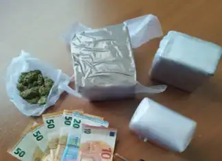 Πάνω από 2 κιλά κατεργασμένης κάνναβης, μέσα σε αυτοκίνητο, στα διόδια της Τραγάνας Φθιώτιδας