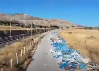 Συλλήψεις 2 ατόμων που απέρριπταν στερεά απόβλητα σε δρόμο οικισμού του Ασπροπύργου (βίντεο)