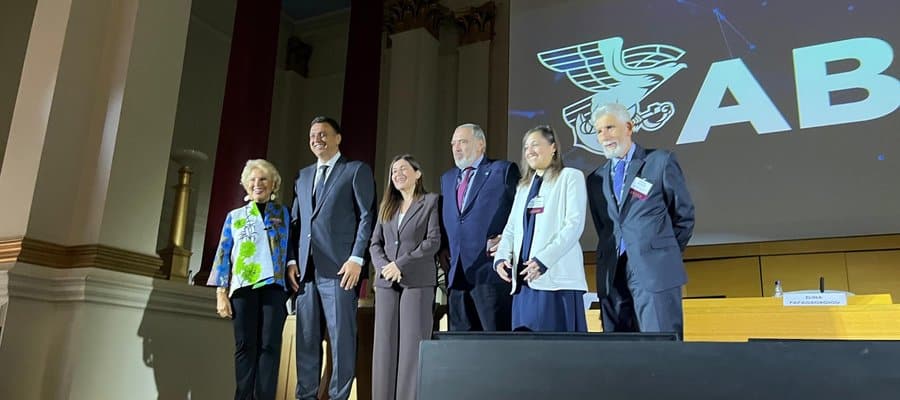 WhatsApp_Image_2025-09-16_at_16.31.2e16d0ba.fill-900x400