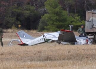 Έπεσε εκπαιδευτικό αεροσκάφος στο Τατόι – Δύο τραυματίες