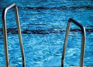 Ένα αγόρι 5 ετών πνίγηκε σε πισίνα στη Σαντορίνη- Έγιναν τρεις συλλήψεις