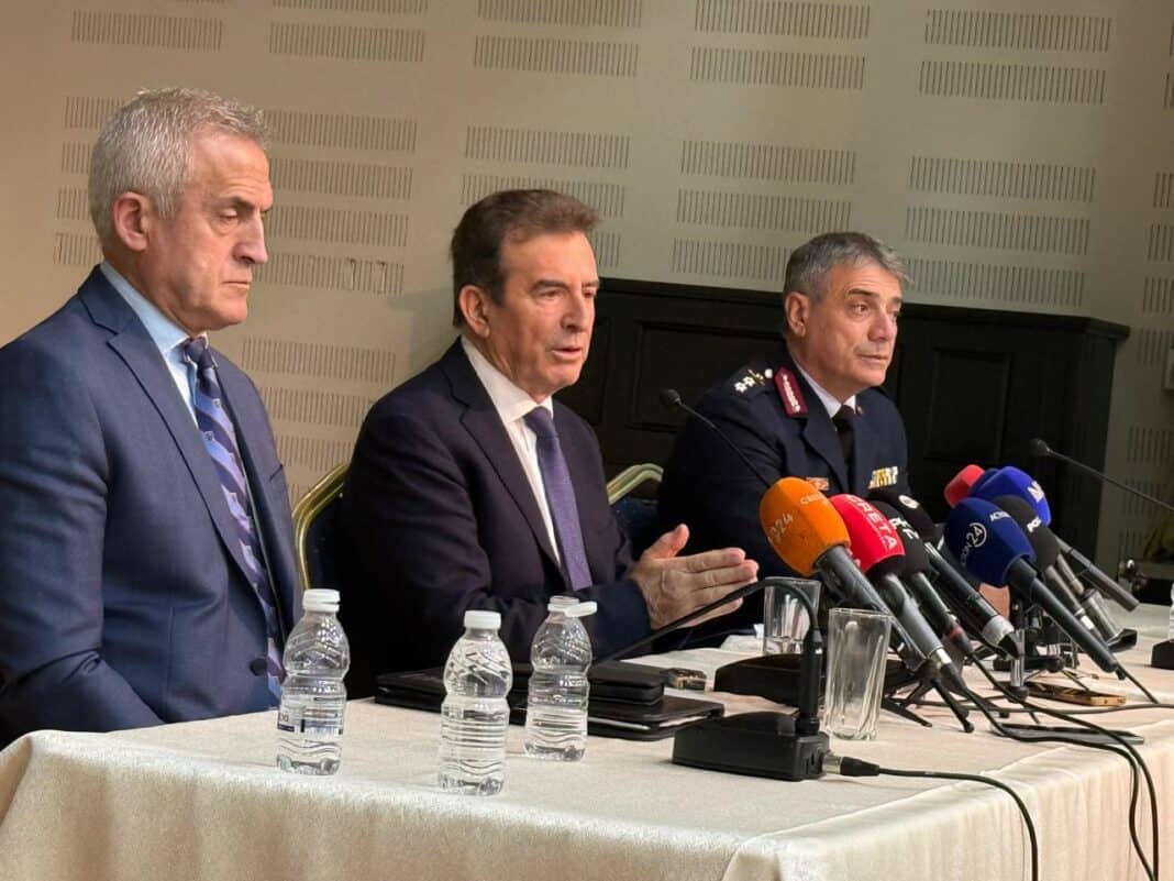 20112025ypourgoskriti