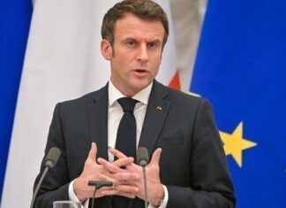 Ο Μακρόν θα υποδεχθεί τον Ζελένσκι σήμερα Δευτέρα στο Παρίσι