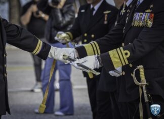 Τελετή Επίδοσης Ξιφών σε Αξιωματικούς Ειδικοτήτων ΠΝ