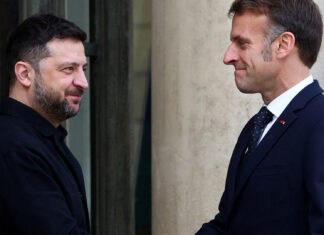 Γαλλία-Ουκρανία: Εμμανουέλ Μακρόν: Μόνο η Ουκρανία μπορεί να αποφασίσει για τα εδάφη της