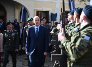 Ο Νίκος Δένδιας στα «Δ΄ Καραβαγγέλεια» – Επίσκεψη στο 15ο Σύνταγμα Πεζικού, στην Καστοριά