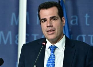 Πλεύρης: Αυστηρότερες κυρώσεις για διακινητές και όσους δεν δικαιούνται άσυλο