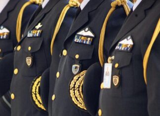 Συντάξεις ενστόλων: Πλασματικά έτη «δύο ταχυτήτων» – Το κόστος και οι προϋποθέσεις για τη διπλή μάχιμη 5ετία