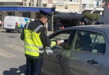 Αστυνομικοί της Τροχαίας μοίρασαν ευχές και χρήσιμες συμβουλές για την οδική ασφάλεια σε Χανιά, Ρέθυμνο και Άγιο Νικόλαο