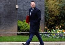 «Απογοητευτικό» κρίνει Βρετανός υπουργός το ότι δεν υπήρξε πρόοδος στις συνομιλίες ΗΠΑ-Ιράν