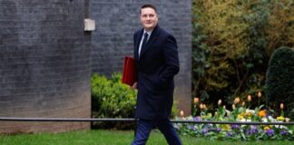 «Απογοητευτικό» κρίνει Βρετανός υπουργός το ότι δεν υπήρξε πρόοδος στις συνομιλίες ΗΠΑ-Ιράν