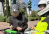 Έλεγχοι για τη χρήση προστατευτικού κράνους για την πρόληψη οδήγησης Ελαφριών Προσωπικών Ηλεκτρικών Οχημάτων (video)