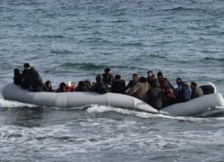 Λέμβος με 69 αλλοδαπούς εντοπίστηκε νοτιοδυτικά της Γαύδου