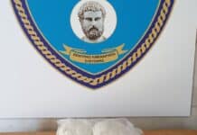 «Μπλόκο» του Λιμενικού σε ντίλερ κρυσταλλικής μεθαμφεταμίνης στο κέντρο της Αθήνας