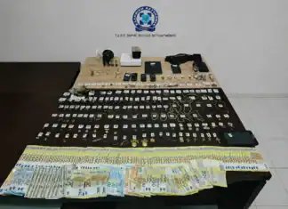 Μπλόκο της ΕΛ.ΑΣ. σε οικογενειακό «παράρτημα» κλεπταποδόχων στο Ζεφύρι: Συνελήφθησαν μάνα και γιος με κλοπιμαία και χιλιάδες ευρώ