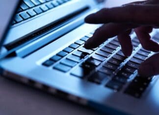 Μεγάλη «μπάζα» με «μαϊμού» e-shops: Πώς εταιρεία στην Τσεχία εξαπατούσε Έλληνες καταναλωτές μέσω TikTok και Instagram