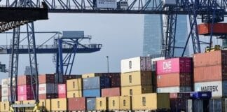 ΕΕ–ΗΠΑ: Το Ευρωπαϊκό Κοινοβούλιο δίνει το πράσινο φως στη νομοθεσία για τους δασμούς