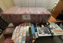 Κυψέλη: Έλεγχος της ΔΙ.ΑΣ. ξεσκέπασε «γιάφκα» με χιλιάδες λαθραία τσιγάρα, ναρκωτικά και πλαστά διαβατήρια