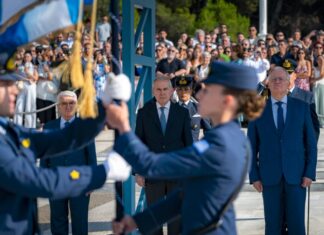 Παρουσία Θανάση Δαβάκη στην τελετή ορκωμοσίας των νέων Ανθυποσμηναγών και Ανθυπολοχαγών στη Σχολή Ικάρων