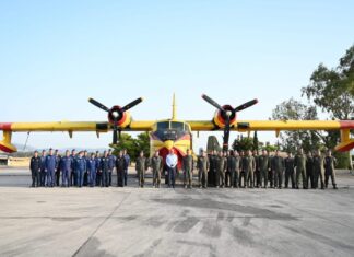 Επίσκεψη Νίκου Δένδια στη Μοίρα των Πυροσβεστικών Αεροσκαφών (355 ΜΤΜ) και τη Μοίρα Συντήρησης (ΜΣΑ) στην 112 ΠΜ, στην Ελευσίνα