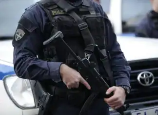 Τι συνεπάγεται η επέκταση της μάχιμης πενταετίας σε επταετία για όλους τους ένστολους