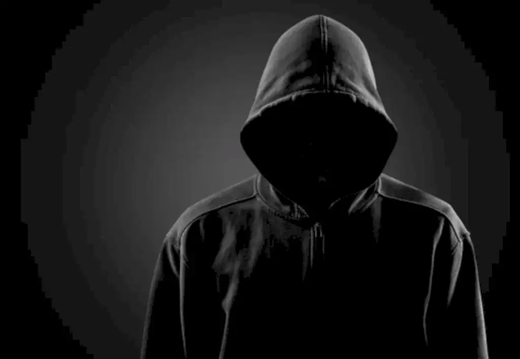 -dark-unrecognisable-man-in-hoodie_result