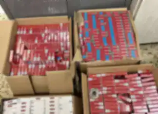 «Μπλόκο» της Άμεσης Δράσης στο Παγκράτι: Χειροπέδες σε δύο αλλοδαπούς με πάνω από 2.000 λαθραία πακέτα τσιγάρα